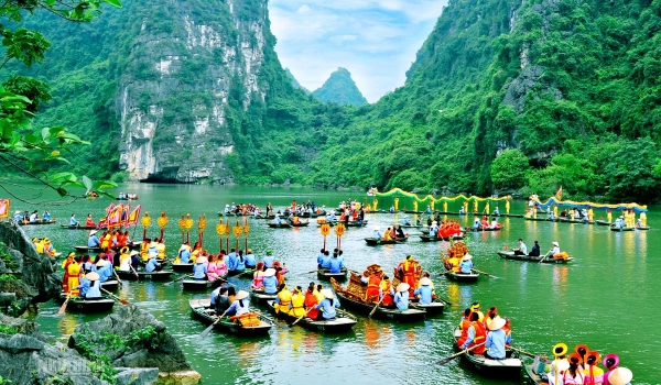 Hanoi - Halong - Ninh Binh - Water Puppet show-Buffet dinner (5ds 4ns Package)